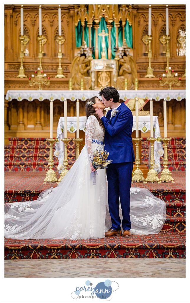 October wedding ceremony at St. Stanislaus Church in Cleveland Ohio