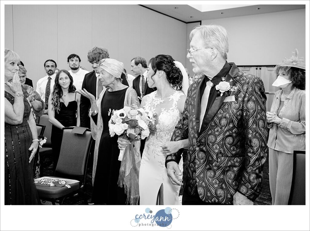 indoor wedding ceremony at pro football hall of fame in canton ohio