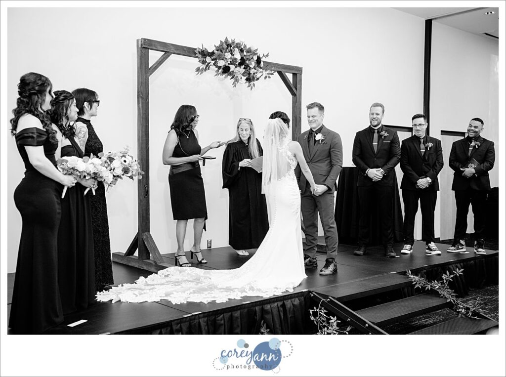 indoor wedding ceremony at pro football hall of fame in canton ohio