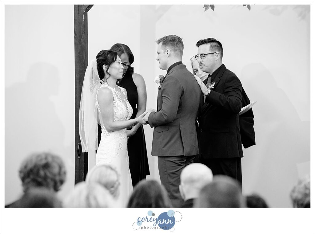 indoor wedding ceremony at pro football hall of fame in canton ohio